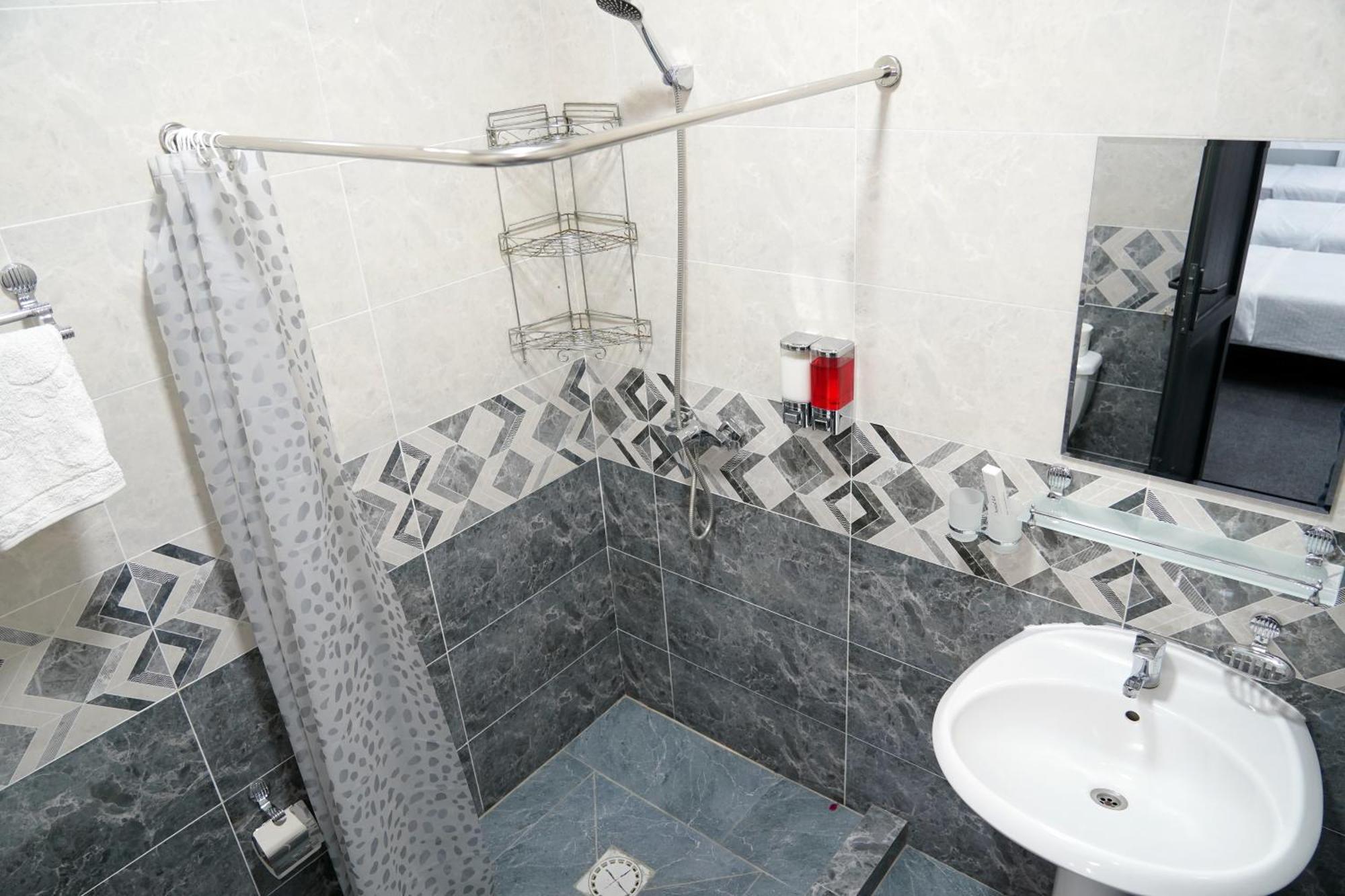 Hostel Premium Tashkent Esterno foto